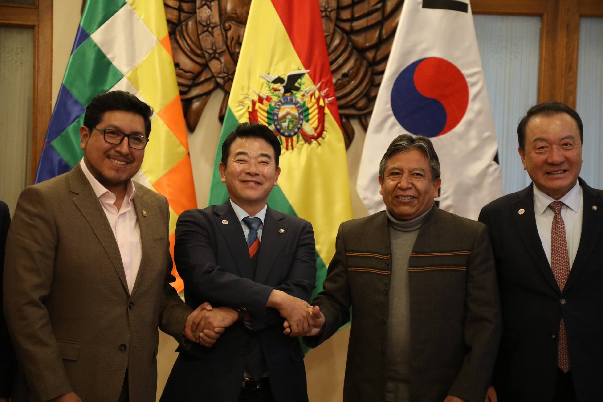 Choquehuanca acuerda creación de la Liga de Amistad Parlamentaria Boliviano-Coreana, tras reunión con delegación